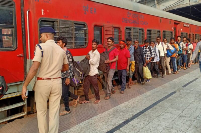 Chhapra- Anand Vihar terminal train
