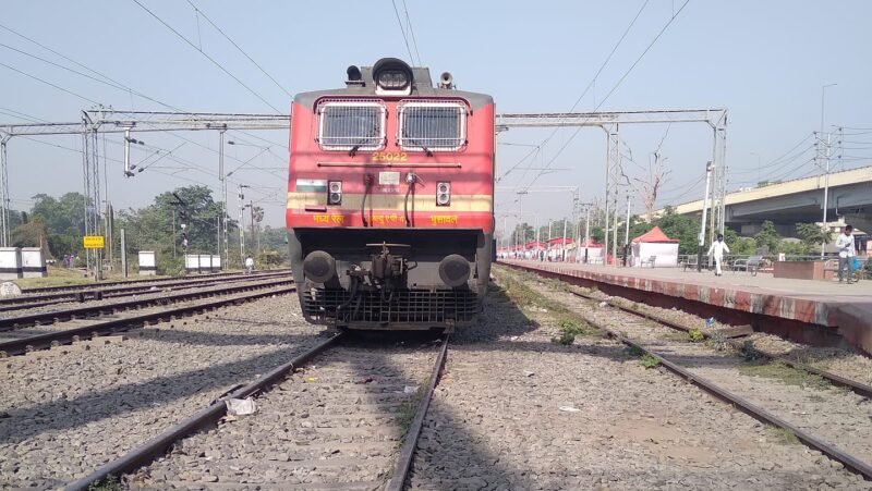 आनंद विहार जोगबनी स्पेशल एक्सप्रेस ट्रेन