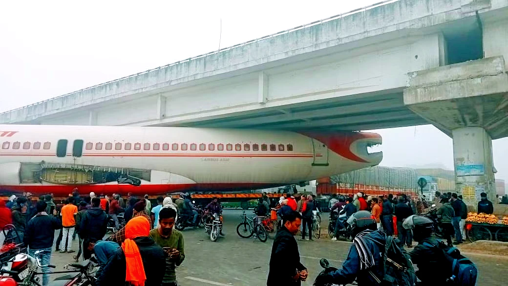 Air India plane on road, selfie, Patna, stuck in traffic jam