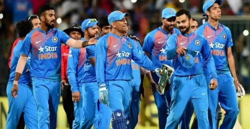 MS Dhoni Suresh Raina Retirement 15 August