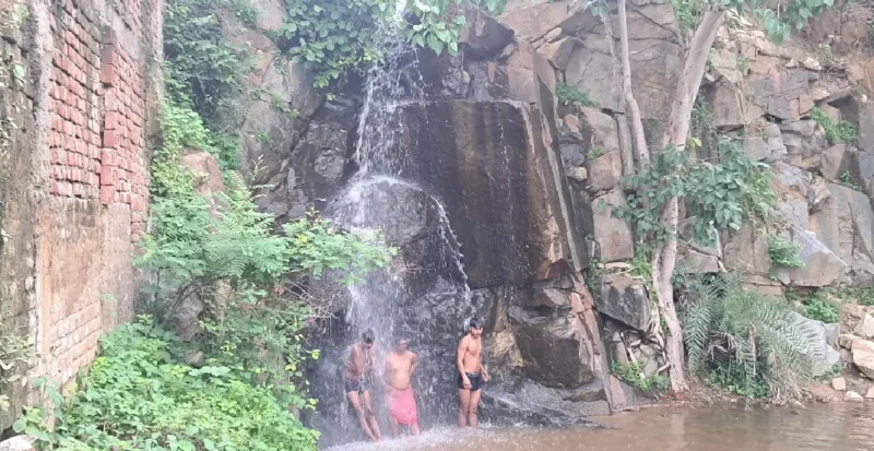 Hadhadwa Waterfall
